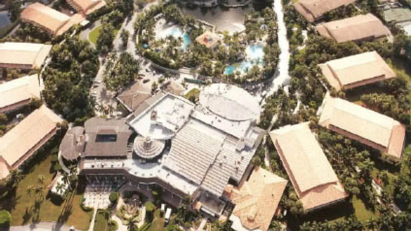 Hotels & Country Clubs