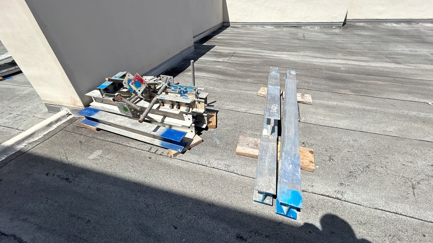 Flat Roof Debris